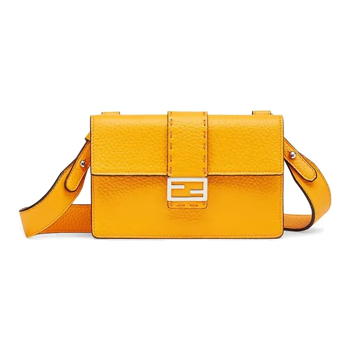 FENDI Baguette Shoulder Bags-0