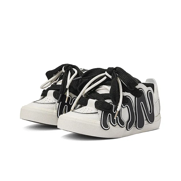 MINISO Low Top Skateboard Shoes Women's Classic Black White-3