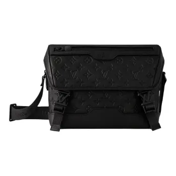 LOUIS VUITTON Messenger Voyager Pm
