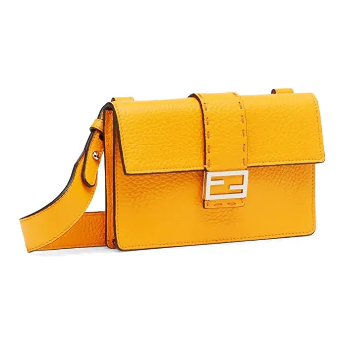 FENDI Baguette Shoulder Bags-1