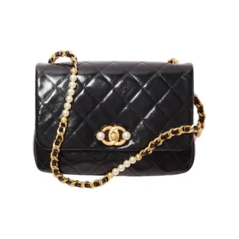 CHANEL 22c Early Spring Calfskin Flap Bag Crossbody Bag Large Size Women's Black