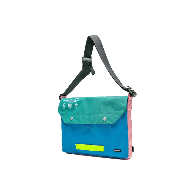 The MAD HATcher Outdoor Bags-5
