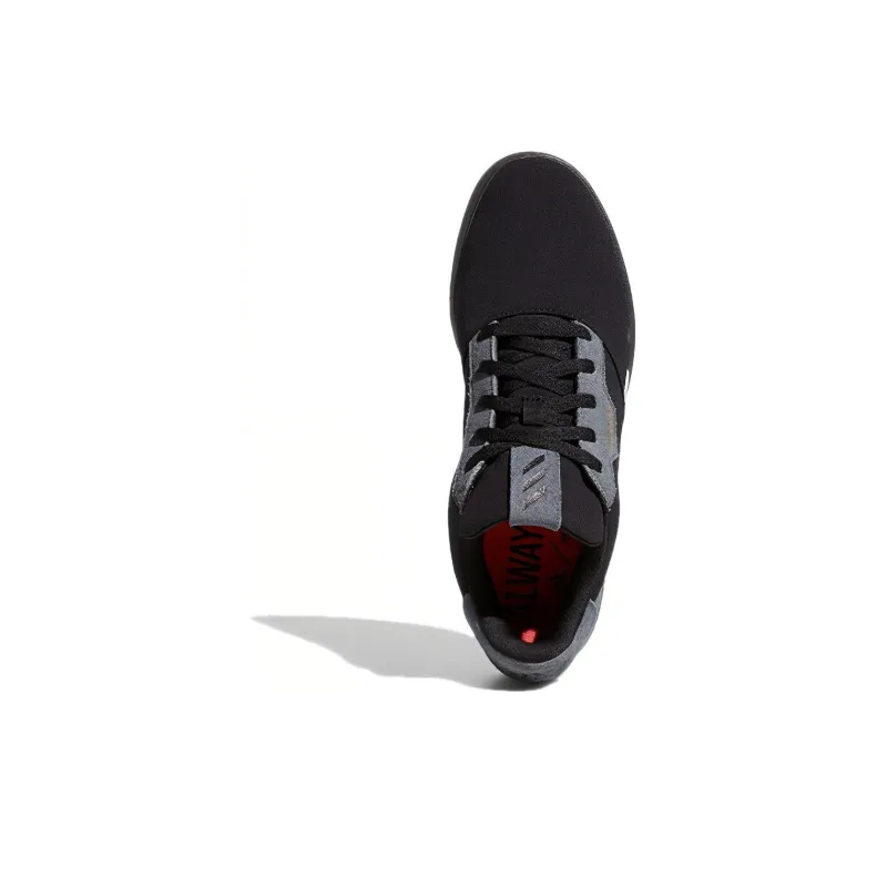 Adidas Adicross Retro Black/Grey-4