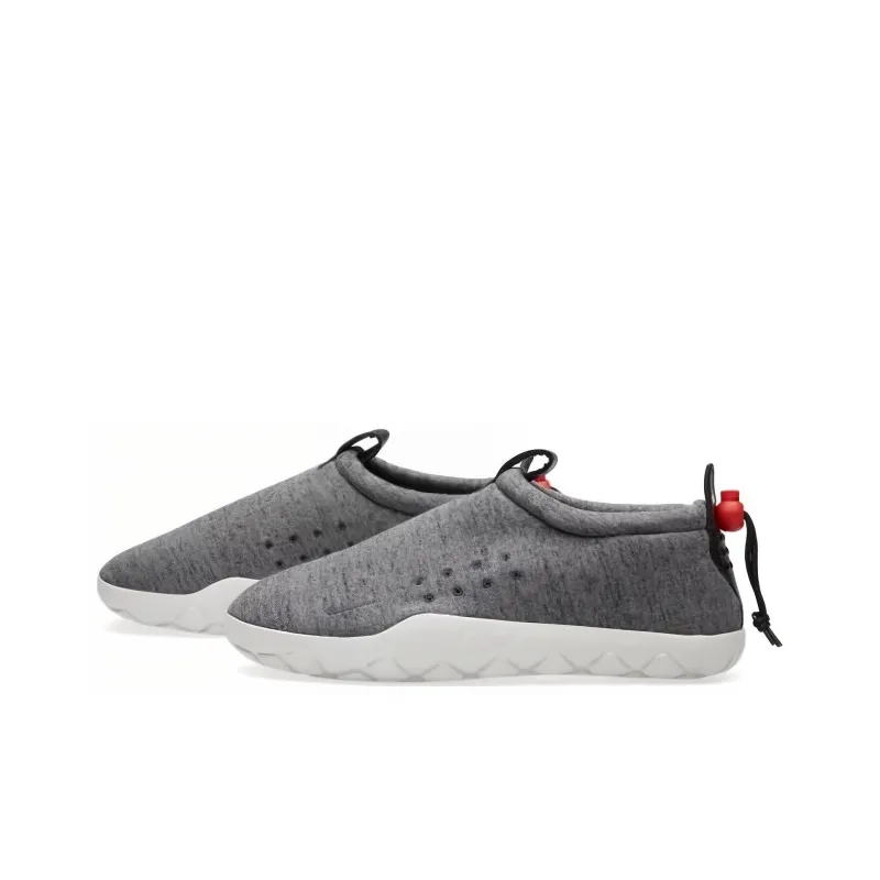 Nike Air Moc Tech Fleece Grey-3