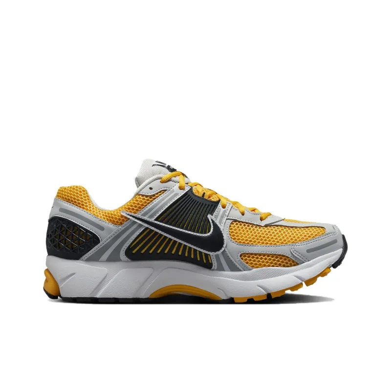 Nike Zoom Vomero 5 Photon Dust Laser Orange-1