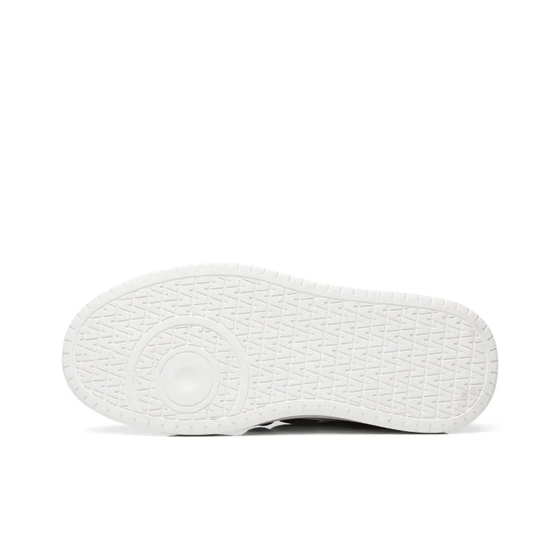 15 MINS Durable Lightweight And Breathable Low Top Skateboard Shoes Men's White Black-2