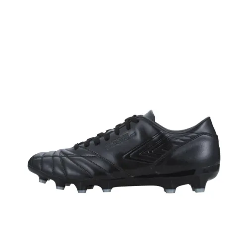 Umbro Soccer Shoes Men Low-Top