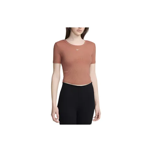 Nike T-Shirts Women's Blush