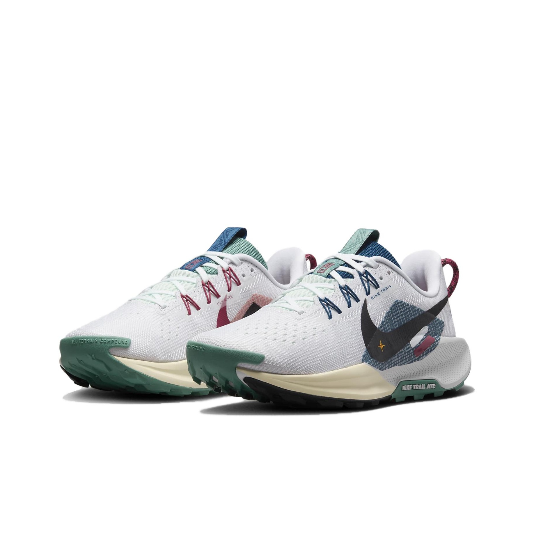 送料込み 追跡あり Nike Pegasus Trail 5 \