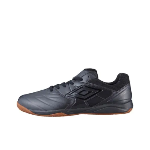 Umbro Soccer Shoes Men Low-Top Black