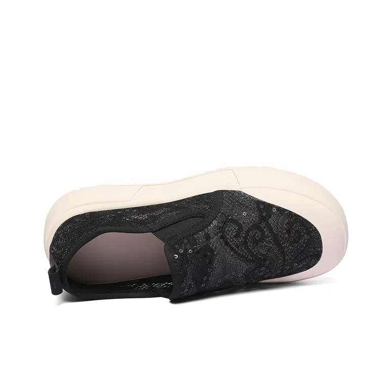 Golden Silk Rabbit Slip-Resistant Low-Top Casual Shoes Women's Black-1
