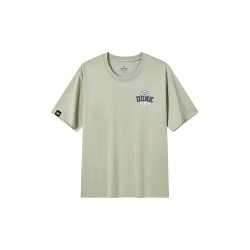 XTEP T-Shirts Men Elegant Gray Green