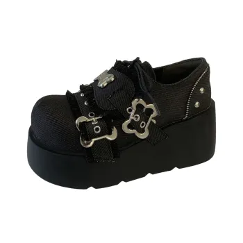 Take the Qin Loafers Women's Black