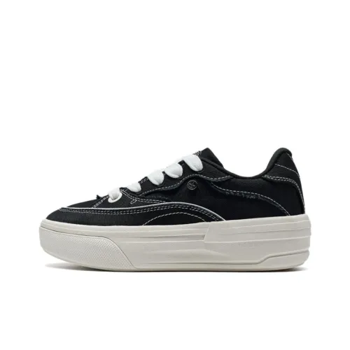 XTEP Ice Cream Shoes Slip Resistant Low Top Skateboard Shoes Women's Black White