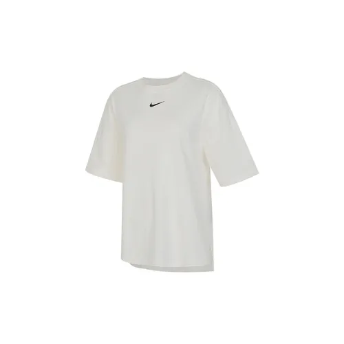 Nike Women'ss Logo Crewneck Casual T-Shirt White