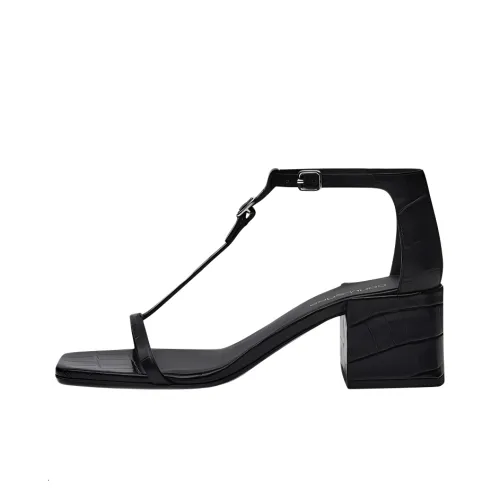 Courrèges Buckled Leather Sandals