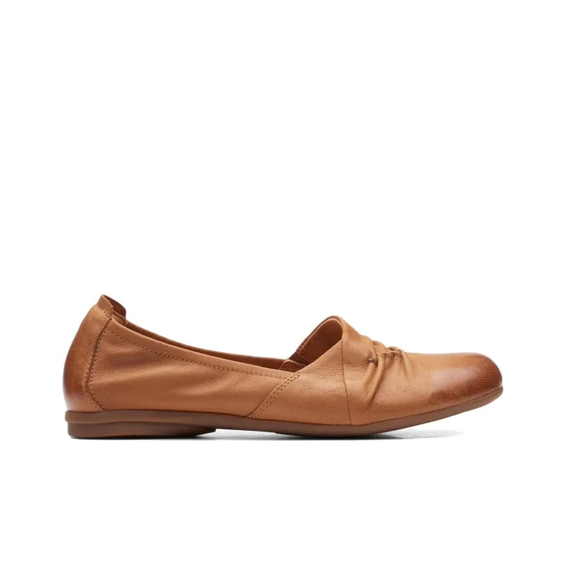 Clarks Rena Way Casual Single Shoes 1.5cm Women's Tan-1
