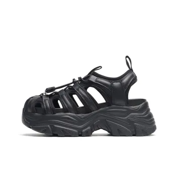RED DRAGONFLY River Trekking Shoes Women's Black/White