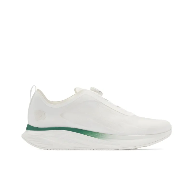 Cette paire de sneakers hybride