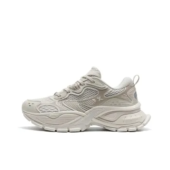XTEP Basque Lightweight Height Increasing Coverage Low Top Casual Shoes Women's Fresh Look Milk Cheese