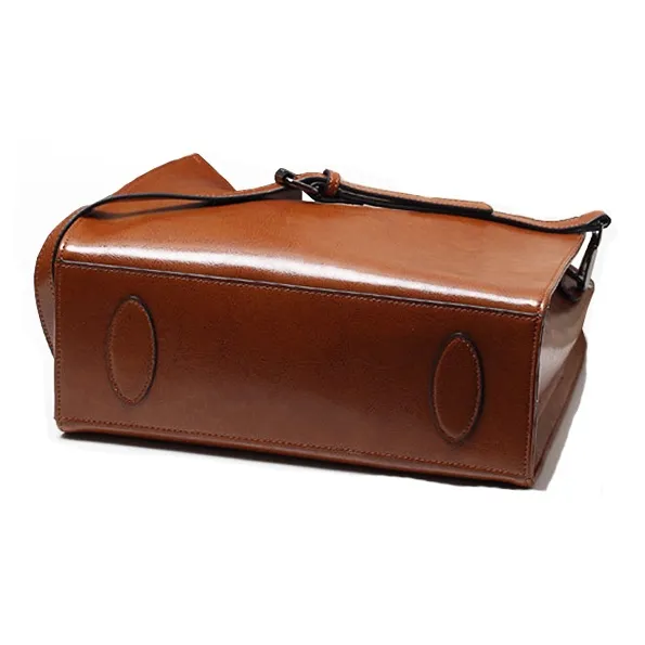 TTaG．baG Cow Leather Handbag Women's-12
