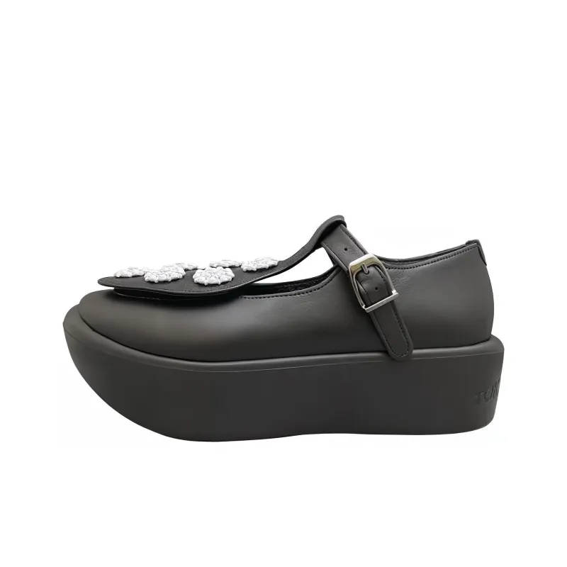 Tokyo Bopper Low-Top Casual Shoes Women's Black White-0