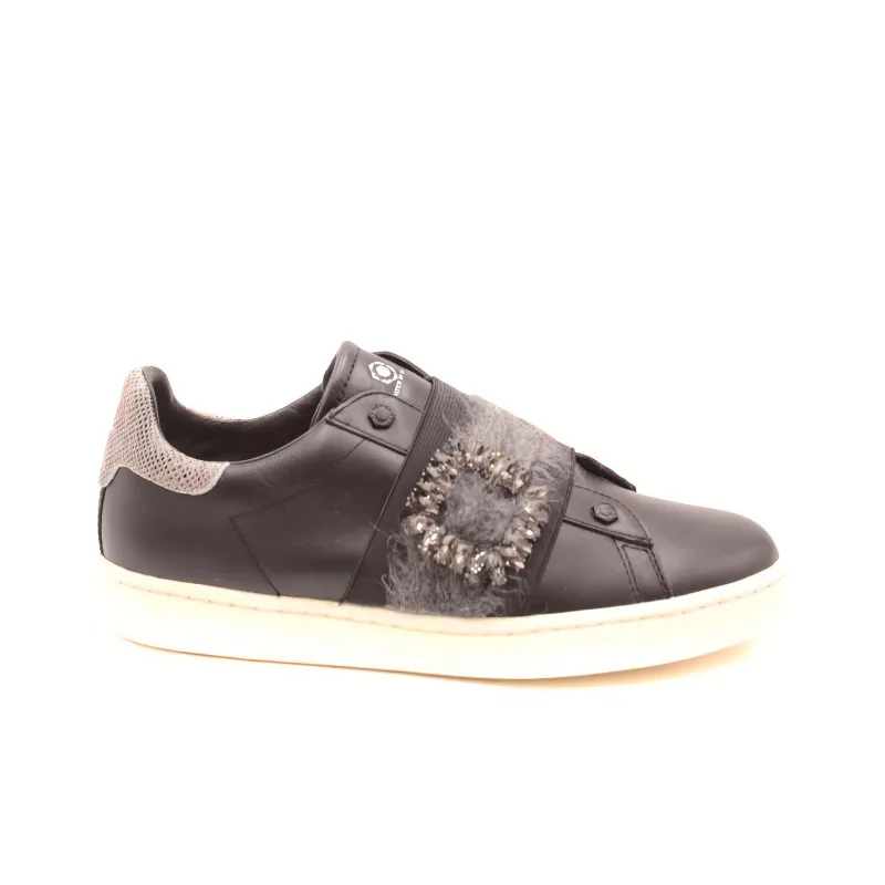 MOA MASTER OF ARTS Low-Top Skateboard Shoes Unisex Black-1