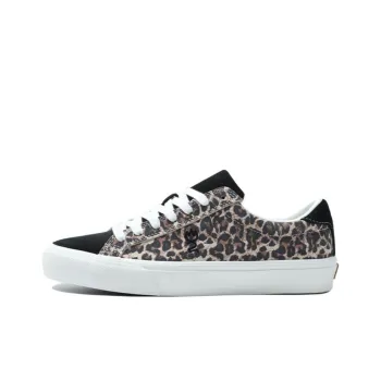 GOLUCK Cushioning, Wear Resistant Low Top Skateboard Shoes Unisex Leopard Floral