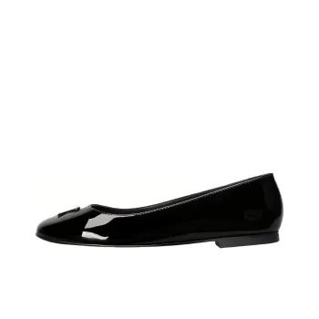 AMI Paris Logo embossed Leather Ballerina Shoes