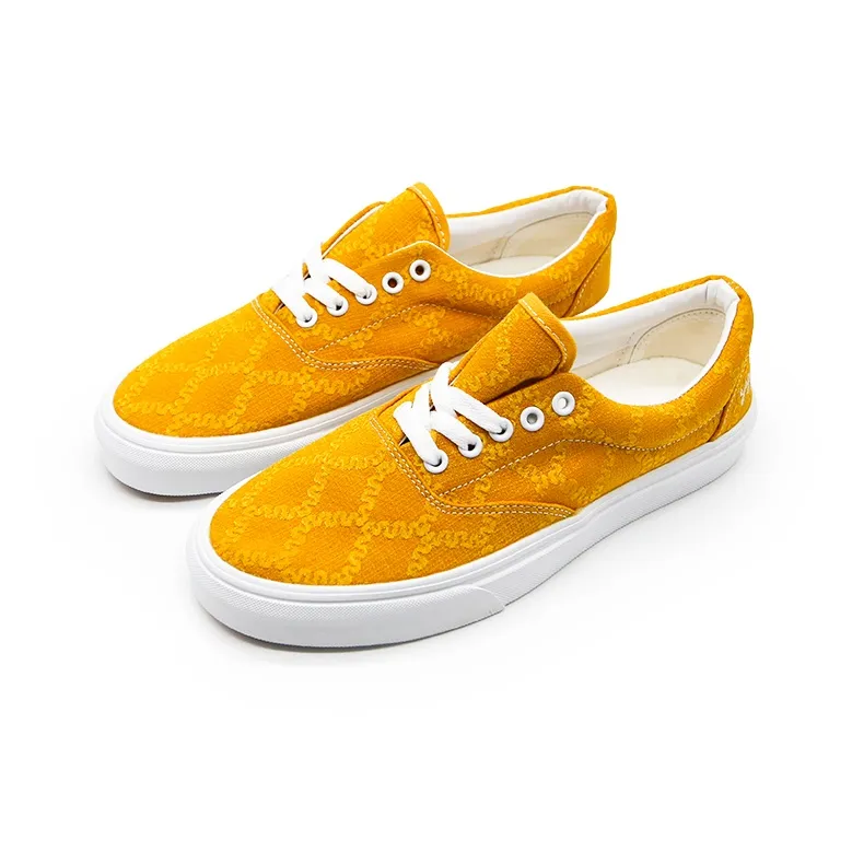 I'm Shopping Dunhuang Embroidery Anti Slip Wear Resistant Breathable Lightweight Low Top Canvas Shoes Unisex Yellow-1