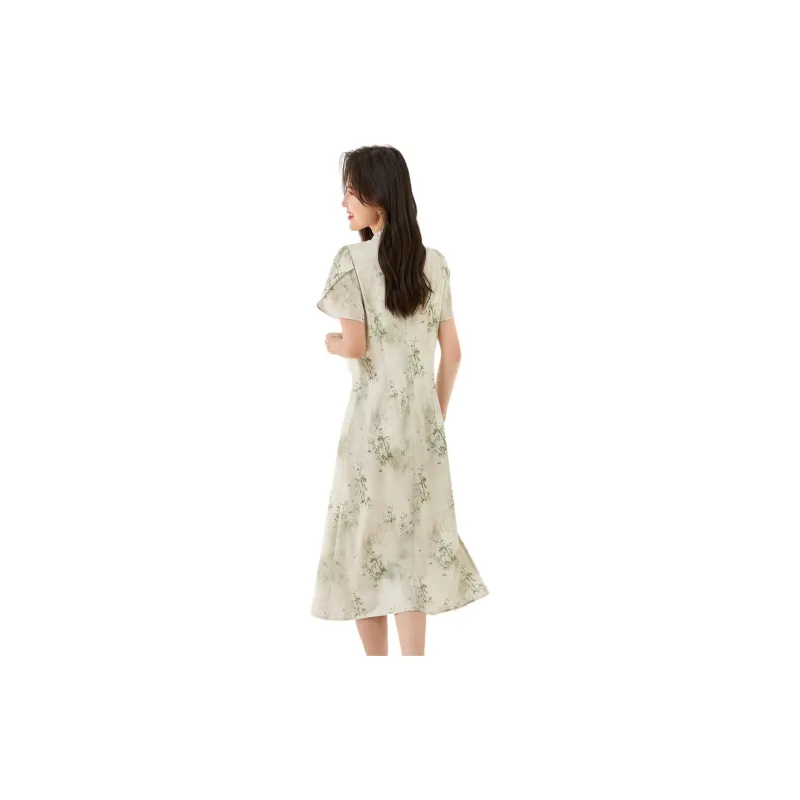 Still Quiet Short Sleeved Dress Women's Light Green-1