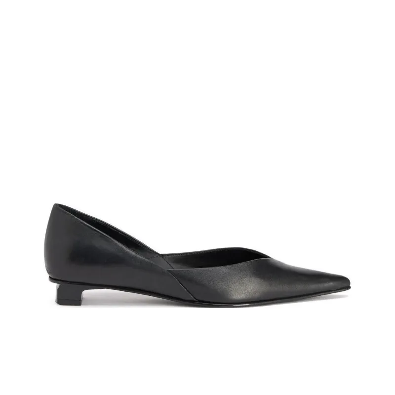 AMIPARIS Pointed Flat Leather Pumps-1