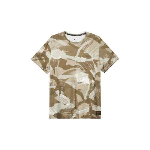 Nike T-Shirts Men Lamp Grass Brown