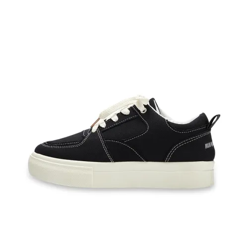 RUN MANNER Anti Slip Wear Resistant Low Top Canvas Shoes Women's Black