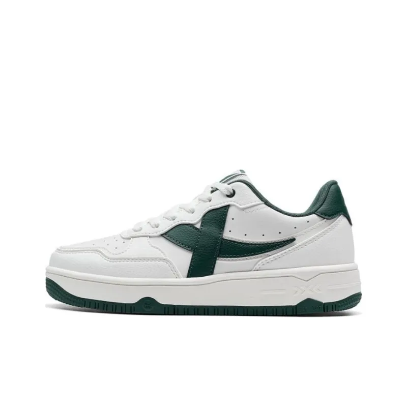 XTEP Durable Breathable Low Top Skateboard Shoes Women's White Green-0