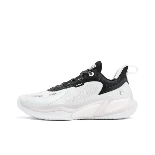 QIAODAN Cushioned Wear Resistant Slip Resistant Low Top Basketball Shoes Men's Jordan White Black