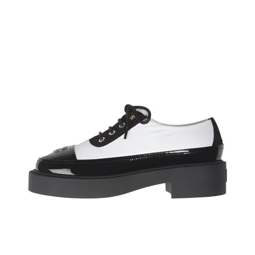 CHANEL Women's Casual shoes Women