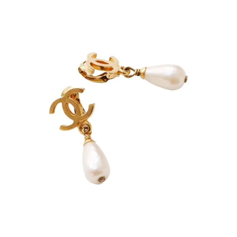 CHANEL 1995 Cc Dangle Clip on Earrings-1