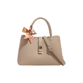 TTaG．baG Cow Leather Shoulder Bag Women's Khaki