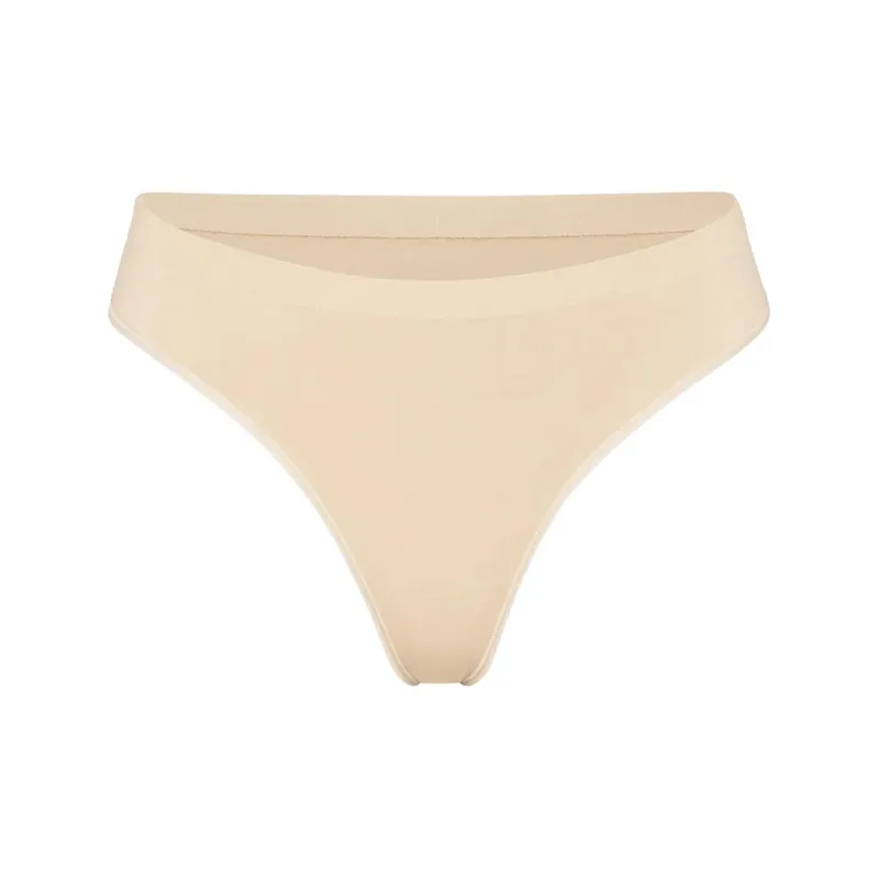 SKIMS SOFT SMOOTHING SEAMLESS THONG Underpants Women's 1 Pack SAND/Sand-0