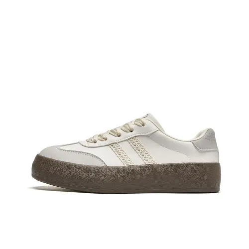 La Chapelle Wear-Resistant Height Increasing Low-Top Skateboard Shoes Women's