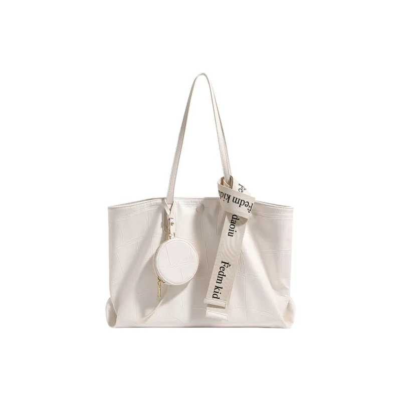 TTaG．baG Cow Leather Shoulder Bag Women's-10