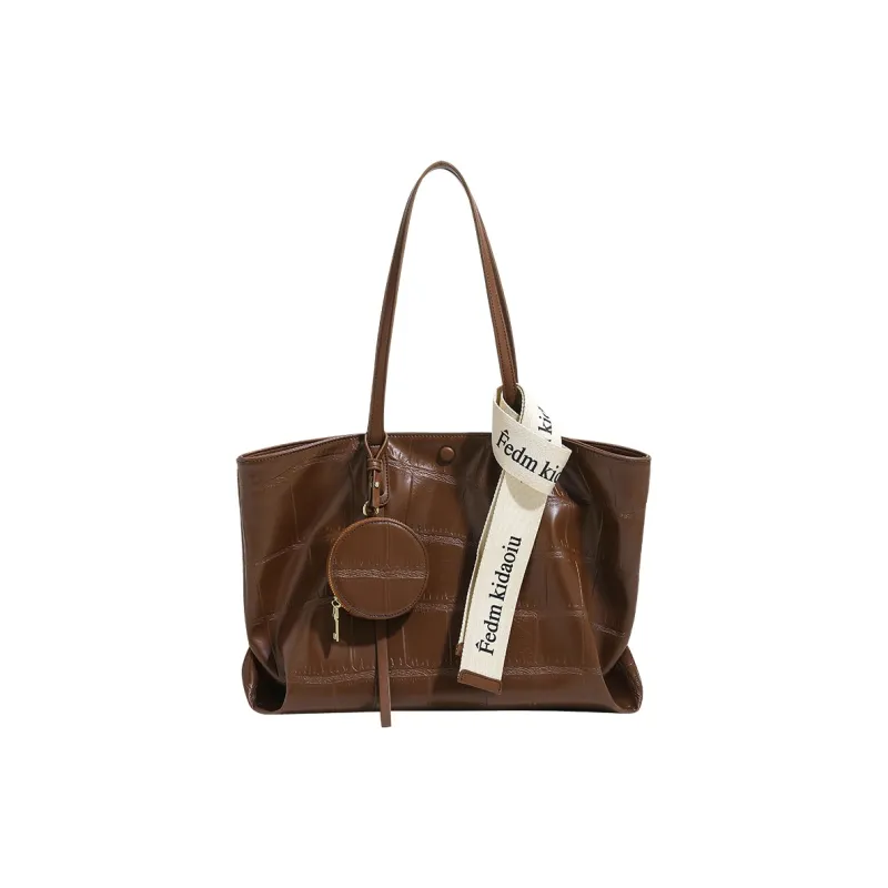 TTaG．baG Cow Leather Shoulder Bag Women's-4