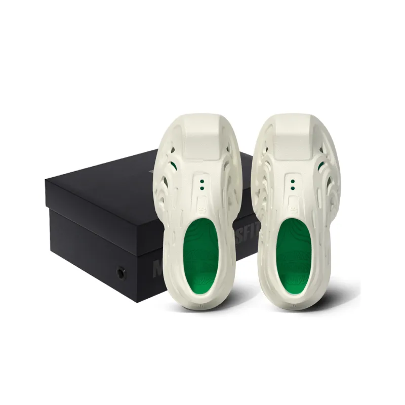 MAISON MISFIT 15 Gourmand Clogs Men's White Surface Green Base-5