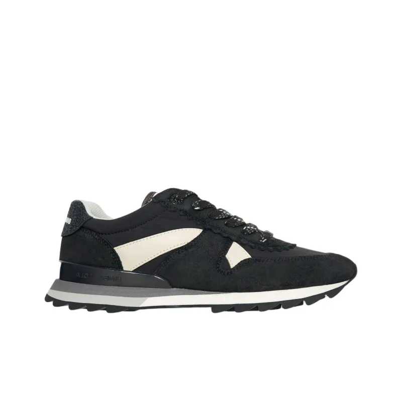 BIMBA Y LOLA Low-Top Casual Shoes Women's Black-1