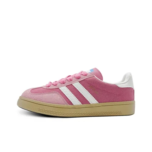 CVOJOO Skateboard Shoes Women's Low-Top Strawberry Pink