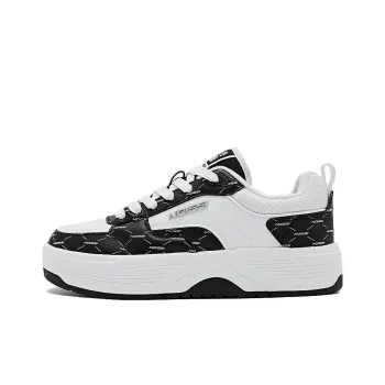 QIAODAN Anti Slip Wear Resistant Low Top Skateboard Shoes Women's Black White