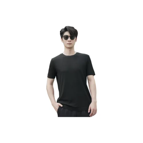 Shu family T-Shirts Men Black