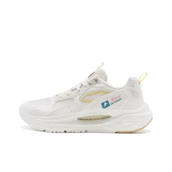 XTEP Lingning 2.0 Slip Resistant Low Top Outdoor Shoes Women's White