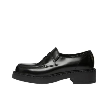 G.H. Bass & Co. Albany II Loafers Women's Black